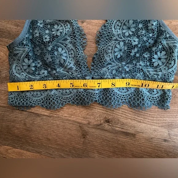 Victorias Secret Green Unlined Bralette Bra Lace Size Small Wirefree Festival - Picture 2 of 4